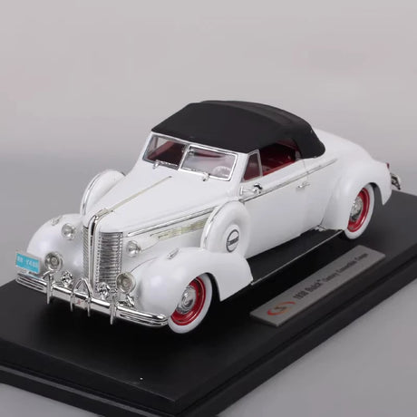 [OEM] 1:18 Buick 1938 Century Convertible Coupe White Model Car Die-Cast