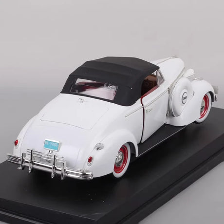 [OEM] 1:18 Buick 1938 Century Convertible Coupe White Model Car Die-Cast