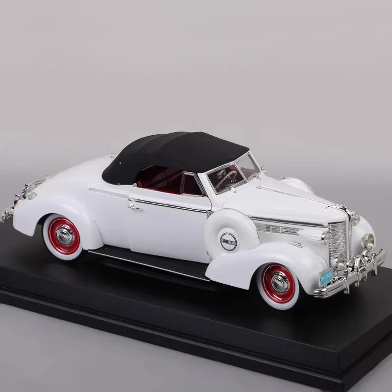 [OEM] 1:18 Buick 1938 Century Convertible Coupe White Model Car Die-Cast