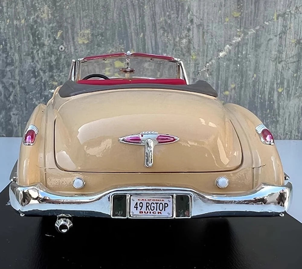 [OEM] 1:18 Buick 1949 Roadmaster Riviera Yellow Model Car Die-Cast