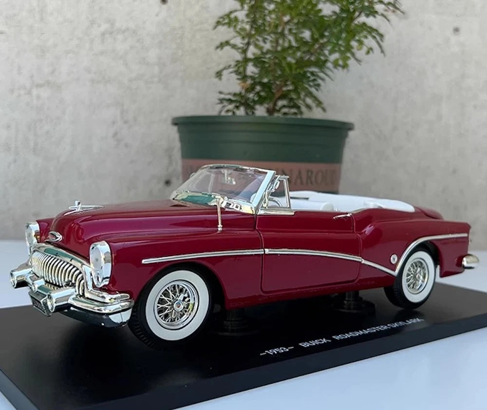 [OEM] 1:18 Buick 1953 Skylark Convertible Red Model Car Die-Cast