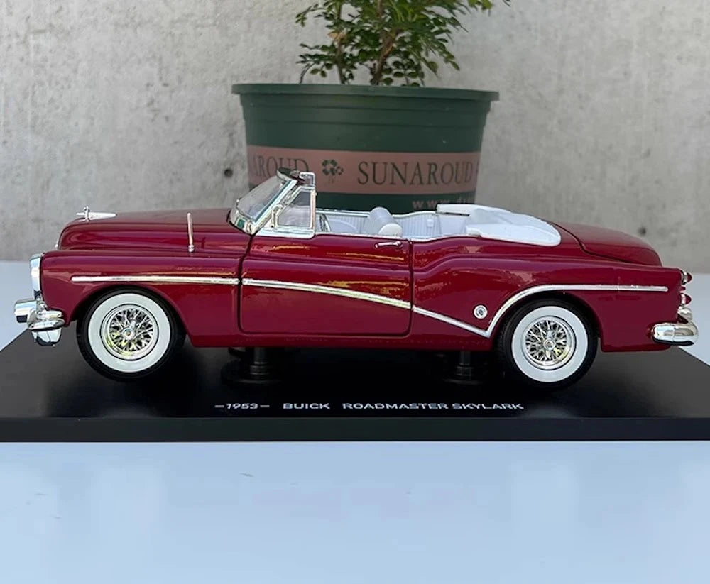 [OEM] 1:18 Buick 1953 Skylark Convertible Red Model Car Die-Cast