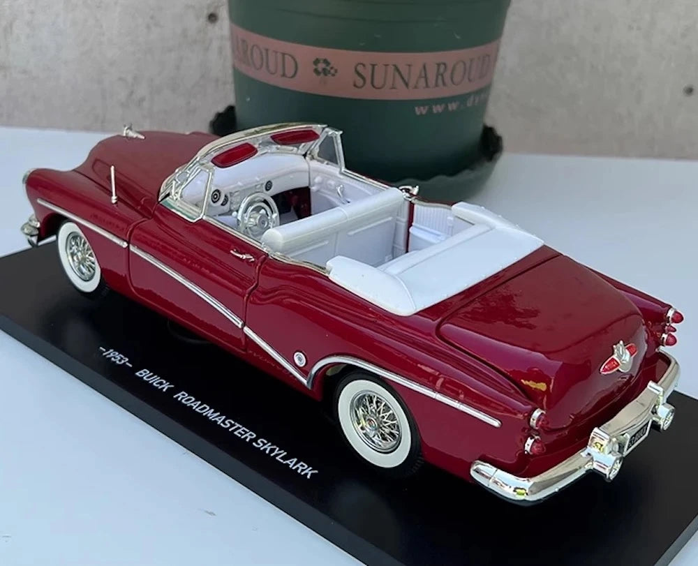 [OEM] 1:18 Buick 1953 Skylark Convertible Red Model Car Die-Cast