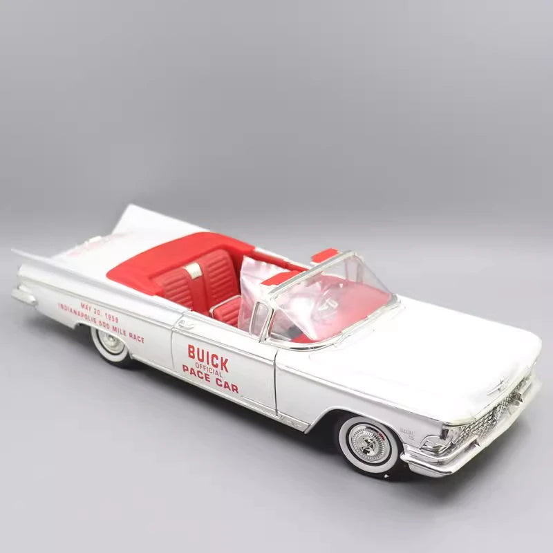 [OEM] 1:18 Buick 1959 Electra 225 Pace Car White Model Car Die-Cast