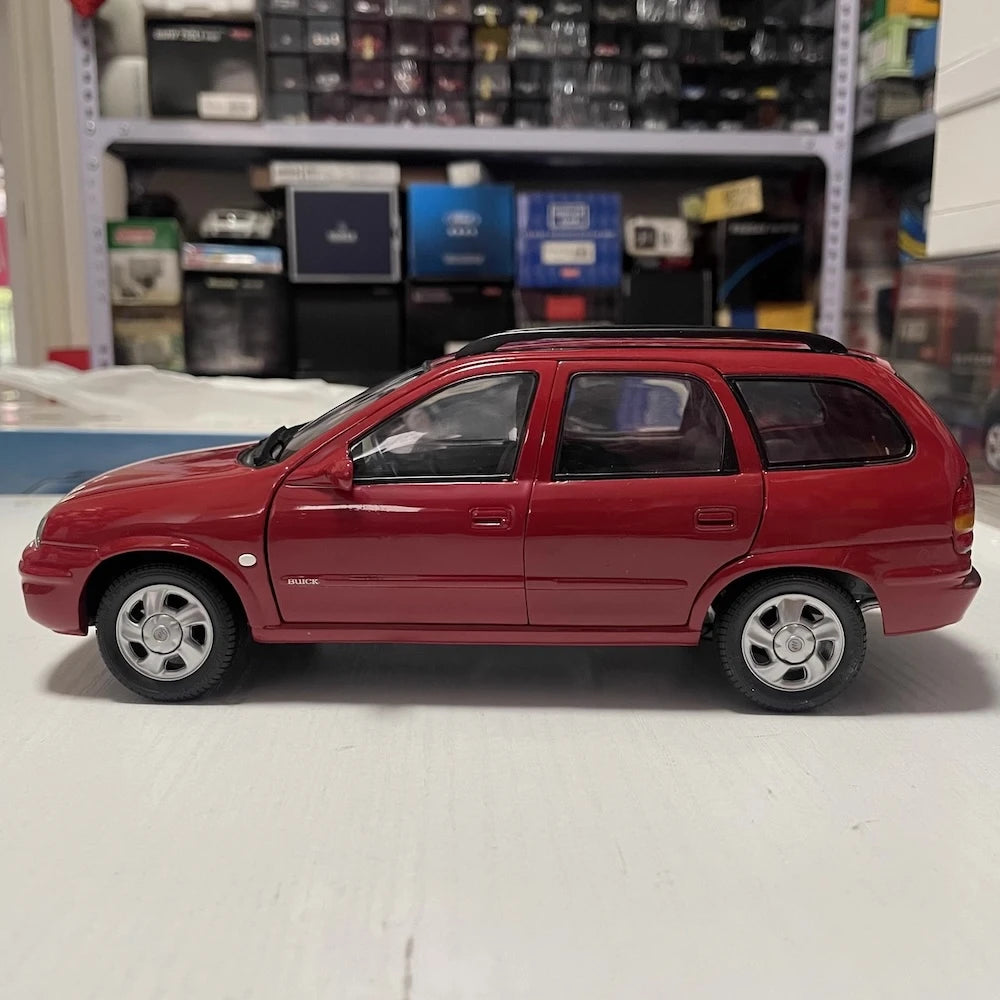 [OEM] 1:18 Buick 2002 Sail SRV Red Model Car Die-Cast