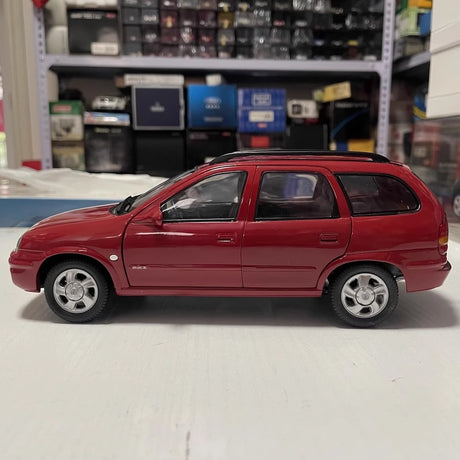 [OEM] 1:18 Buick 2002 Sail SRV Red Model Car Die-Cast