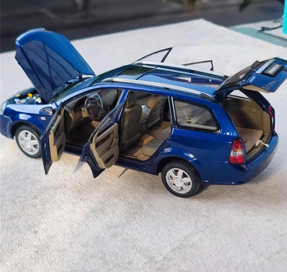[OEM] 1:18 Buick 2004 Excelle Wagon Blue Model Car Die-Cast