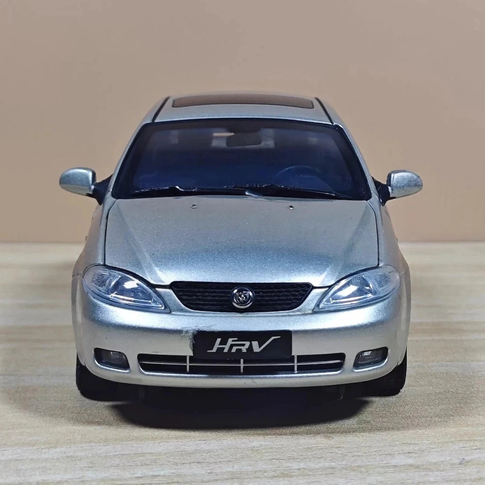 [OEM] 1:18 Buick 2004 HRV Silver Model Car Die-Cast