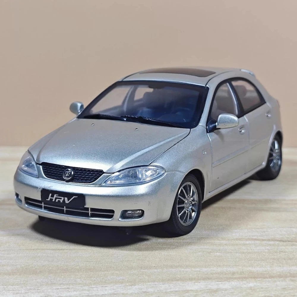 [OEM] 1:18 Buick 2004 HRV Silver Model Car Die-Cast
