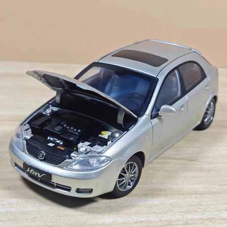 [OEM] 1:18 Buick 2004 HRV Silver Model Car Die-Cast