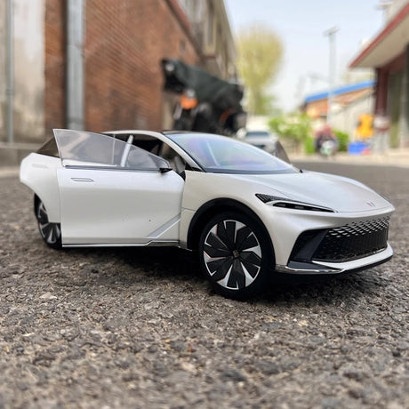 [OEM] 1:18 Buick 2022 Electra-X Concept White Model Car Die-Cast