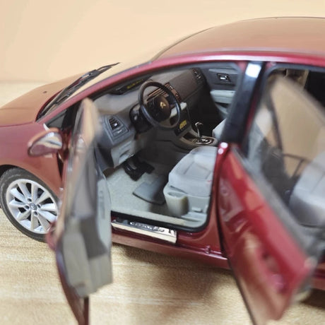 [OEM] 1:18 Citroen 2012 C-Quatre Hatchback Red Model Car Die-Cast
