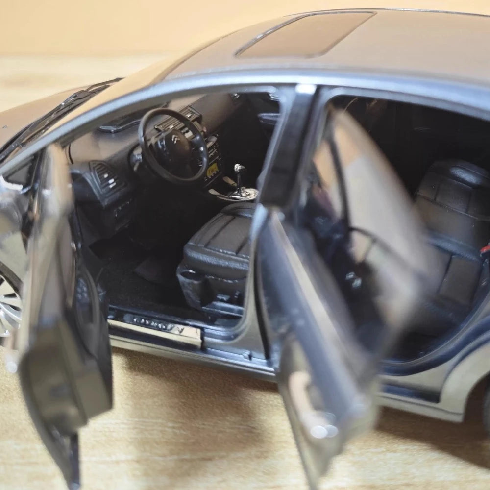 [OEM] 1:18 Citroen 2013 C-Quatre Sega gris voiture miniature Die-Cast