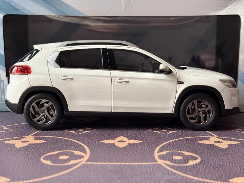 [OEM] 1:18 Citroen 2015 C3-XR White Model Car Die-Cast