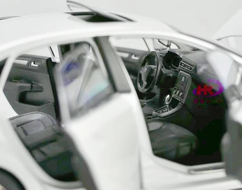 [OEM] 1:18 Citroen 2015 C4 Sega White Model Car Die-Cast