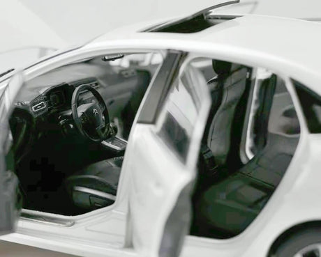 [OEM] 1:18 Citroen 2015 C4 Sega White Model Car Die-Cast