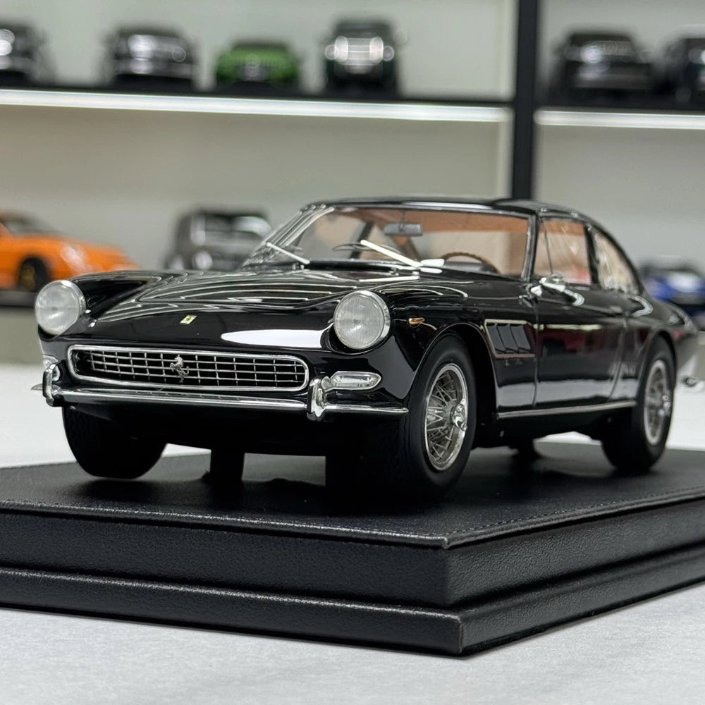 [OEM] 1:18 Ferrari 1967 330 GT 2+2 Series II Black Model Car Die-Cast