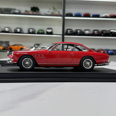 [OEM] 1:18 Ferrari 1967 330 GT 2+2 Series II Red Model Car Die-Cast