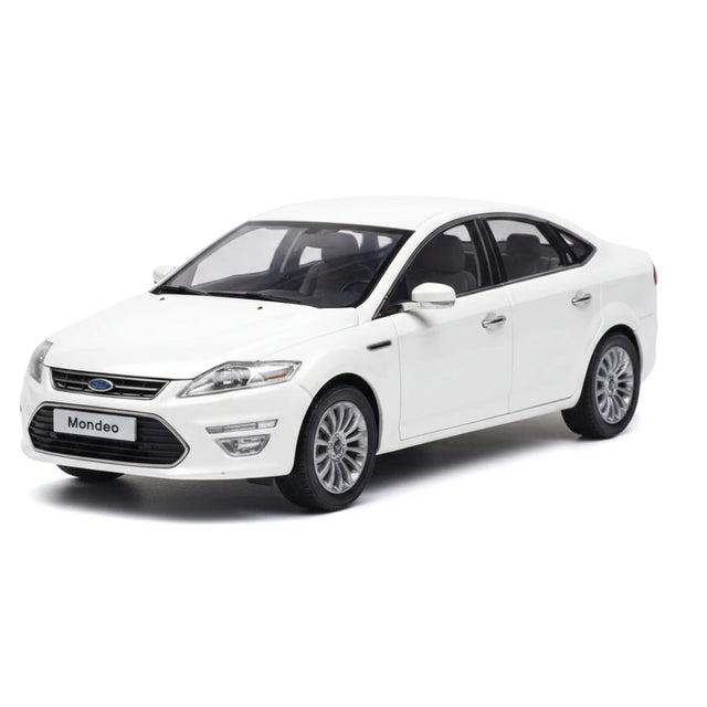 [OEM] 1:18 Ford 2011 Mondeo wit modelauto Die-Cast