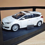 [OEM] 1:18 Ford 2015 Focus wit modelauto Die-Cast