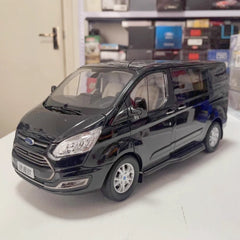 [OEM] 1:18 Ford 2015 Tourneo ブラック モデルカー Die-Cast