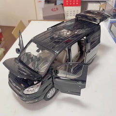 [OEM] 1:18 Ford 2015 Tourneo ブラック モデルカー Die-Cast