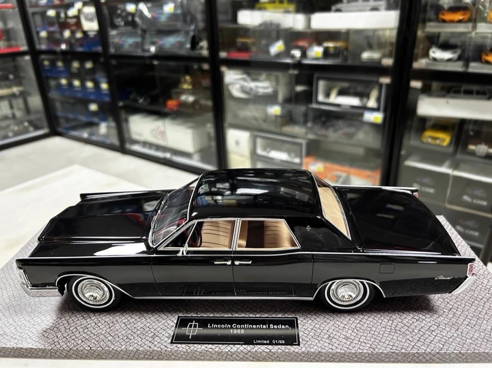 [OEM] 1:18 Lincoln 1965 Continental Sedan Black Model Car Resin