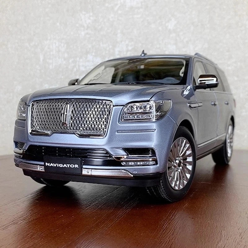 [OEM] 1:18 Lincoln 2018 Navigator Blue Model Car Die-Cast