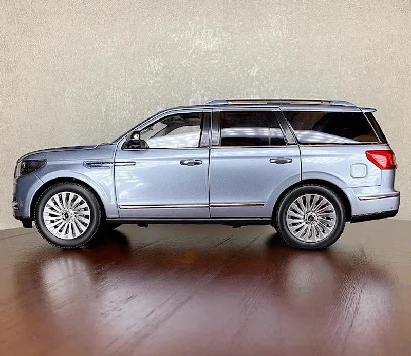 [OEM] 1:18 Lincoln 2018 Navigator Blue Model Car Die-Cast