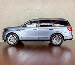 [OEM] 1:18 Lincoln 2018 Navigator Blue Model Car Die-Cast
