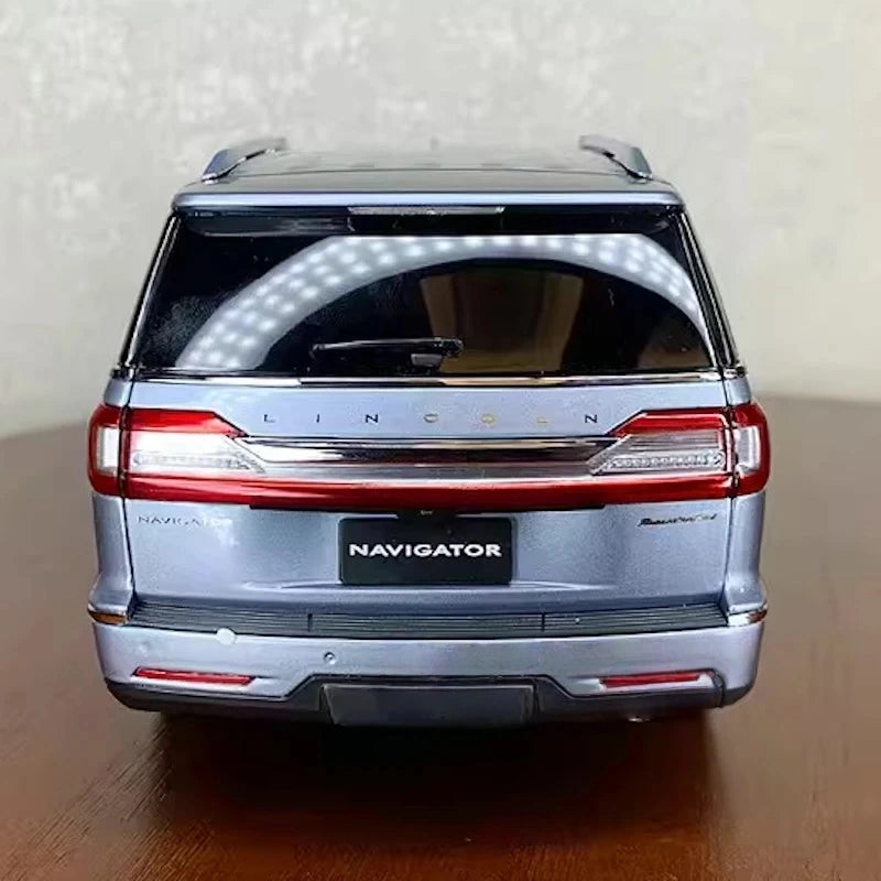 [OEM] 1:18 Lincoln 2018 Navigator Blue Model Car Die-Cast