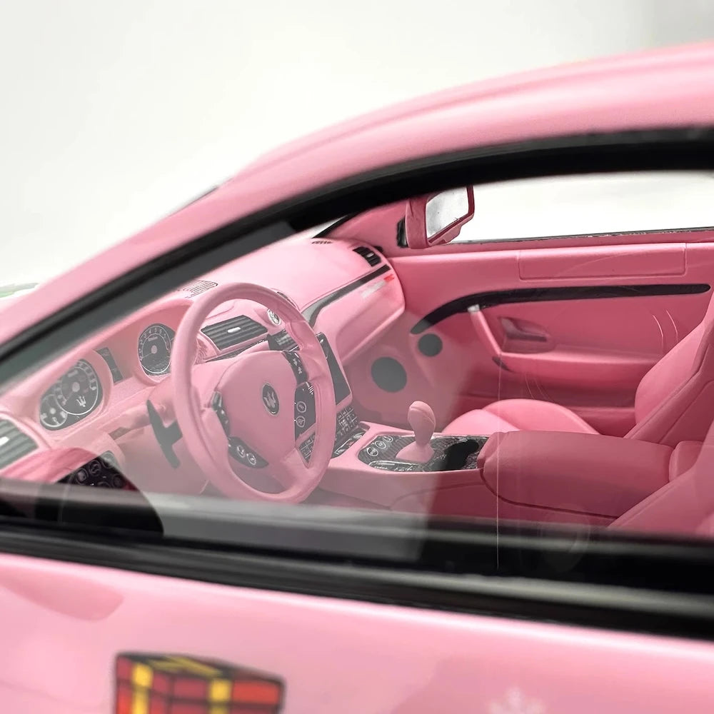 [OEM] 1:18 Maserati 2018 GranTurismo MC Pink Model Car Die-Cast