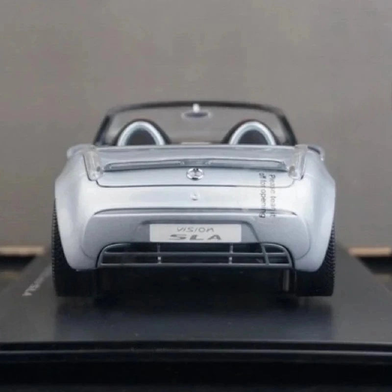 [OEM] 1:18 Mercedes-Benz 2000 SLA Vision Silver Model Car Die-Cast