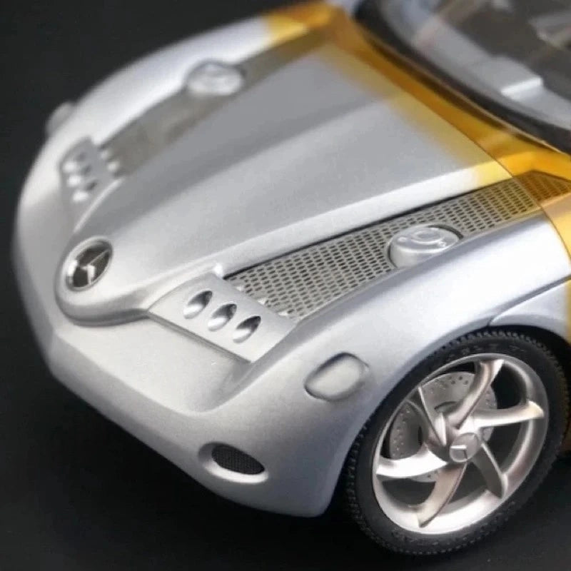 [OEM] 1:18 Mercedes-Benz 2000 SLA Vision Silver Model Car Die-Cast