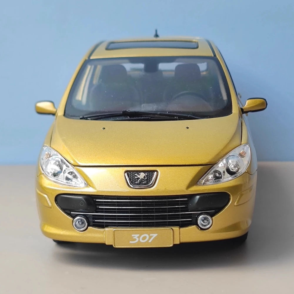 [OEM] 1:18 Peugeot 2006 307 Gold Model Car Die-Cast