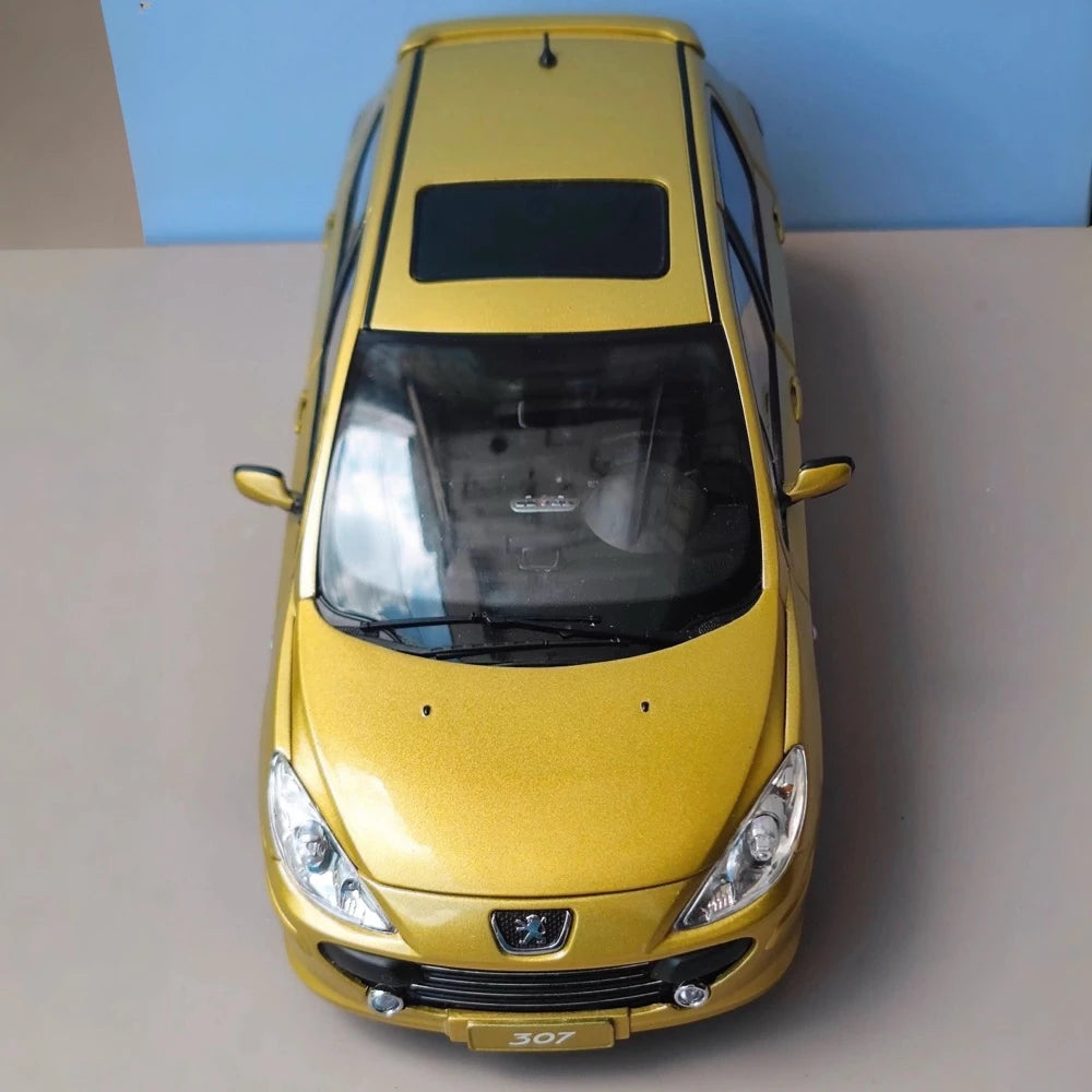 [OEM] 1:18 Peugeot 2006 307 Gold Model Car Die-Cast