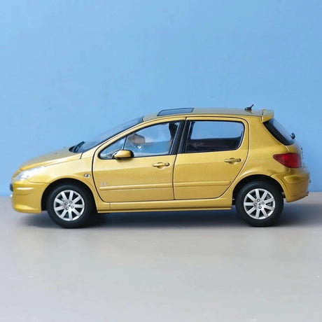 [OEM] 1:18 Peugeot 2006 307 Gold Model Car Die-Cast