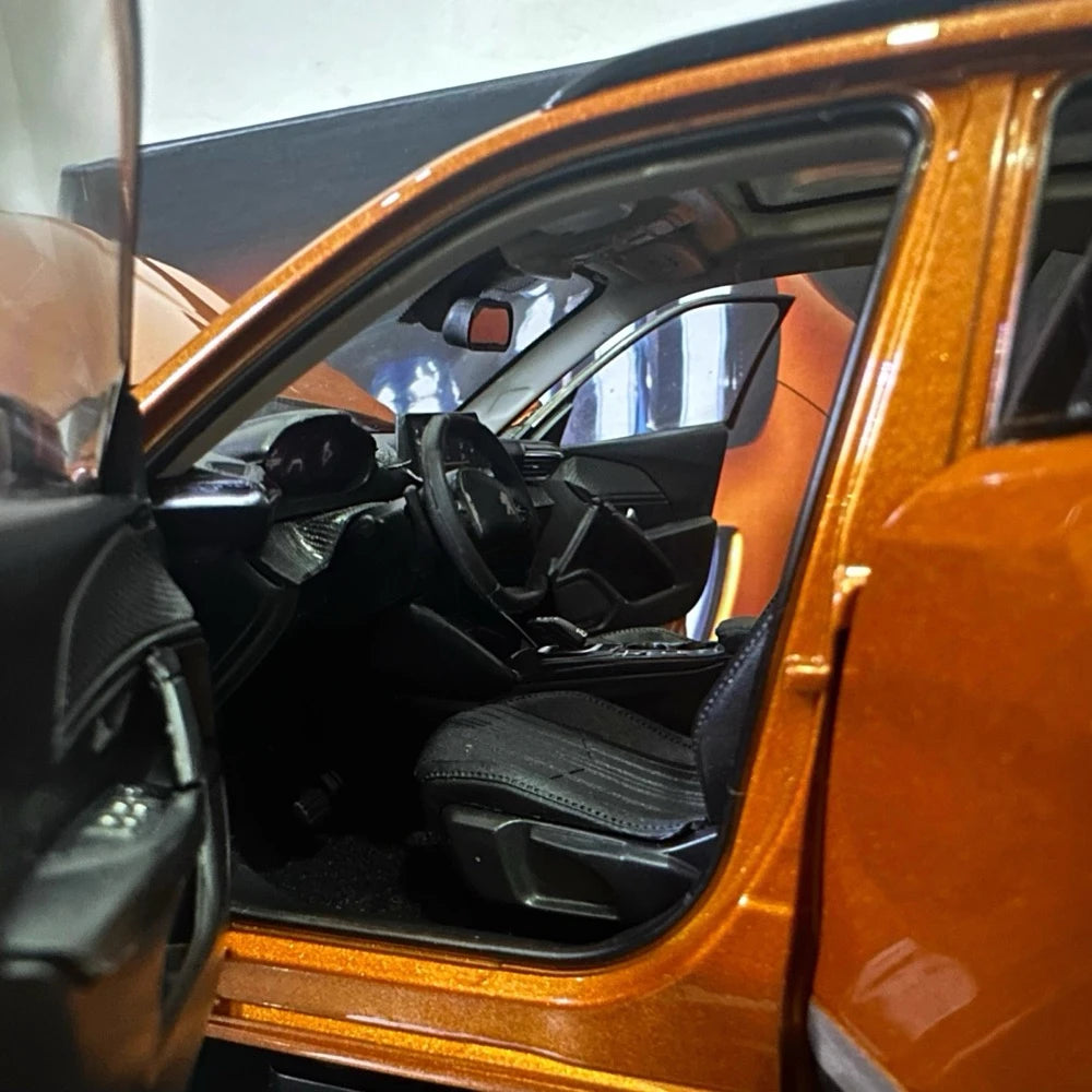 [OEM] 1:18 Peugeot 2020 2008 Orange Model Car Die-Cast