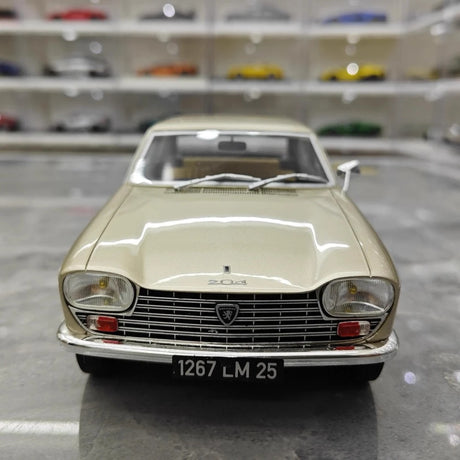 [OTTO] 1:18 Peugeot 1965 204 Gold Model Car Resin