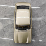 [OTTO] 1:18 Peugeot 1965 204 guld modellbil resin