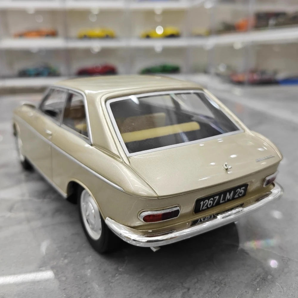 [OTTO] 1:18 Peugeot 1965 204 oro modellino di auto resina