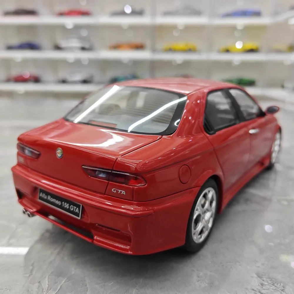[OTTO] 1:18 Alfa Romeo 2002 156 GTA Red Model Car Resin