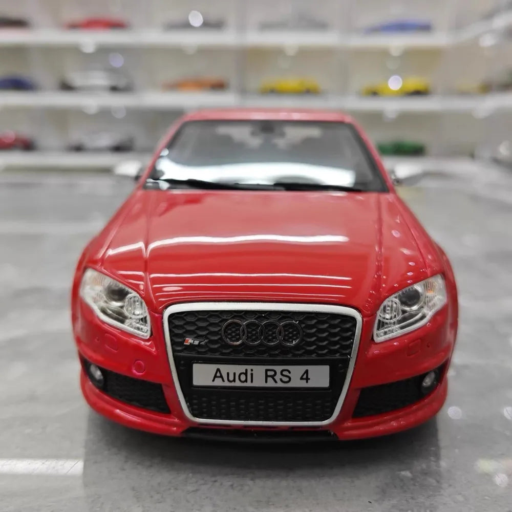 [OTTO] 1:18 Audi 2006 RS4 B7 rosso modellino di auto resina