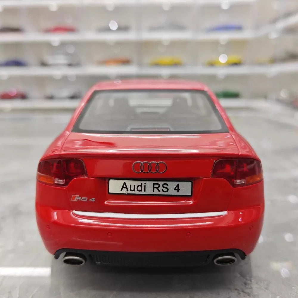 [OTTO] 1:18 Audi 2006 RS4 B7 rosso modellino di auto resina