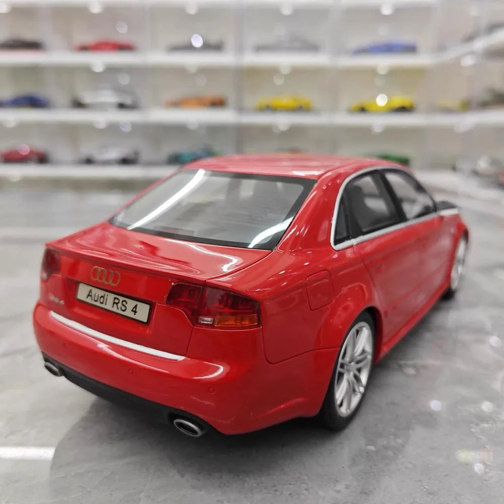 [OTTO] 1:18 Audi 2006 RS4 B7 rosso modellino di auto resina