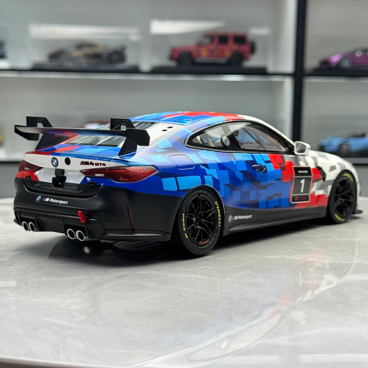 BMW 2024 M4 GT4 #1 M 모터스포츠 도색 1:18 OTTO 제작 레진 모델 카 - 뷰 6