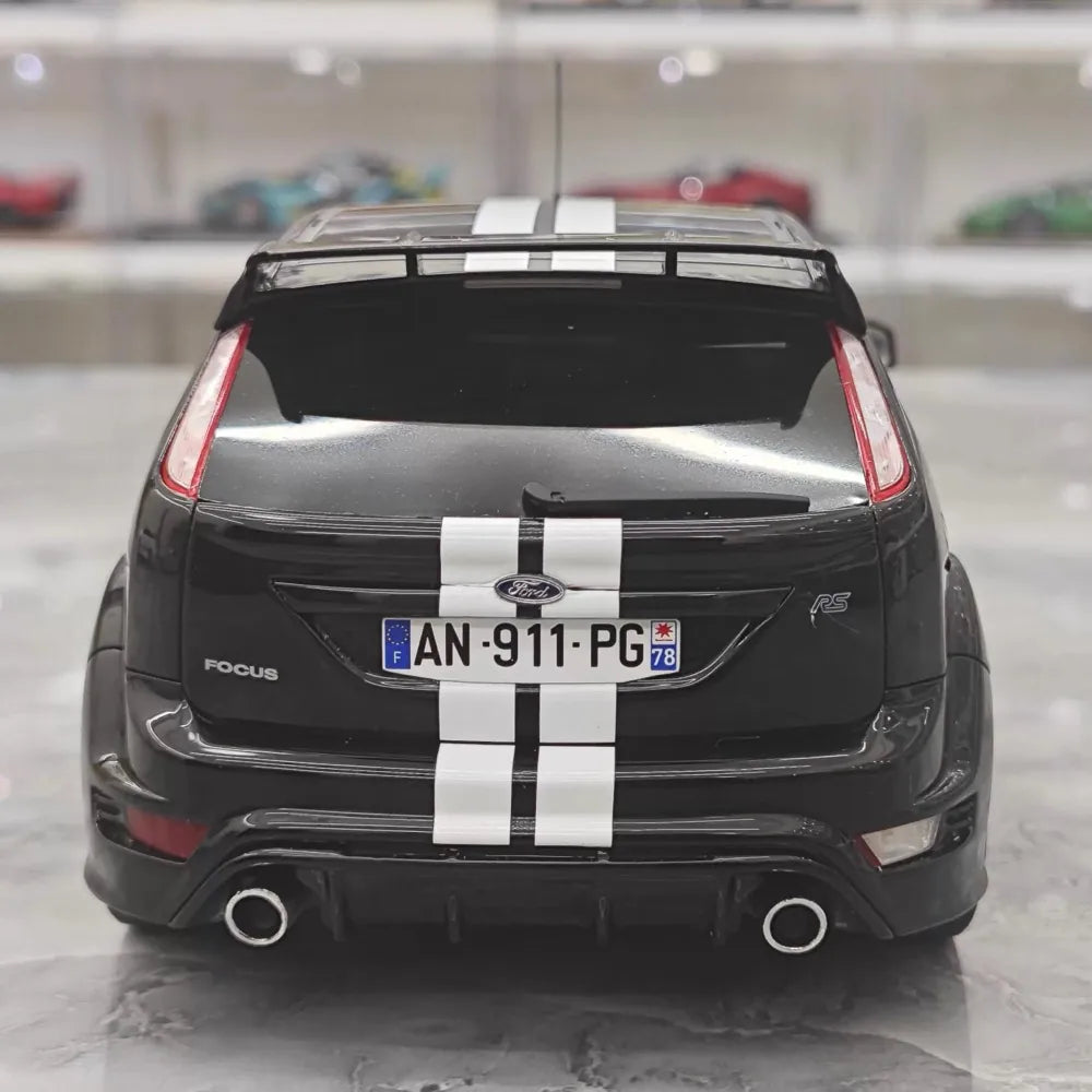 [OTTO] 1:18 Ford 2009 Focus MK2 RS ブラック モデルカー レジン