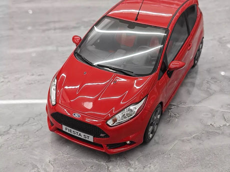 [OTTO] 1:18 Ford 2013 Fiesta MK7 ST Red Model Car Resin