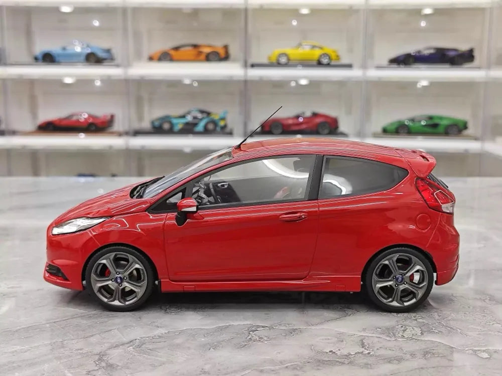 [OTTO] 1:18 Ford 2013 Fiesta MK7 ST Red Model Car Resin