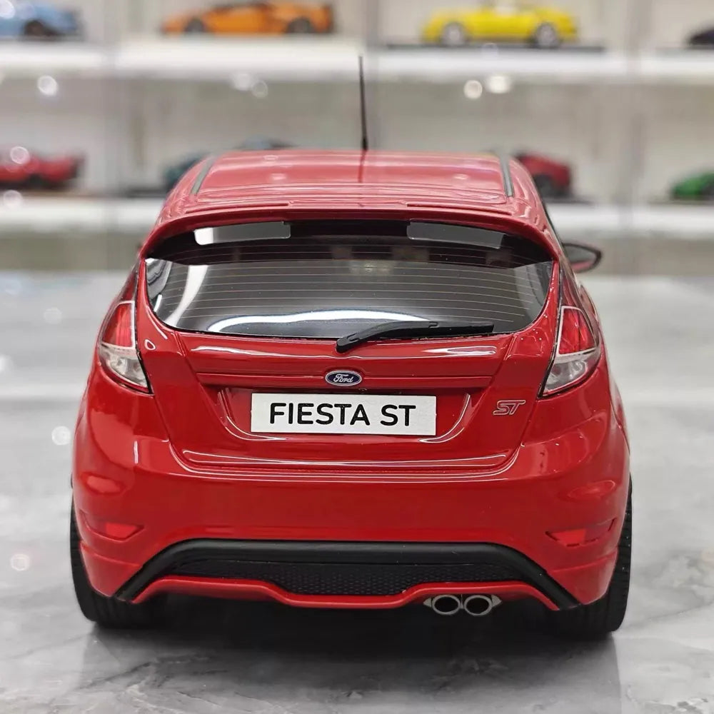 [OTTO] 1:18 Ford 2013 Fiesta MK7 ST Red Model Car Resin